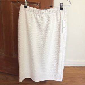 AQUA white skirt size L NWT